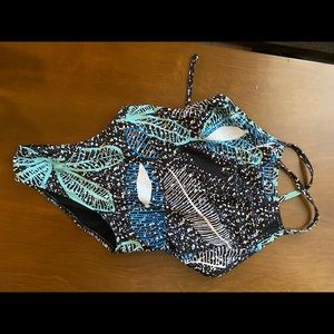 Jolyn Dayno 3 Stockholm print tie back